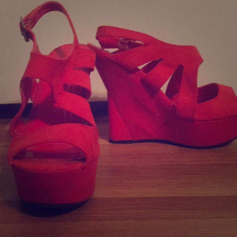 Red wedges